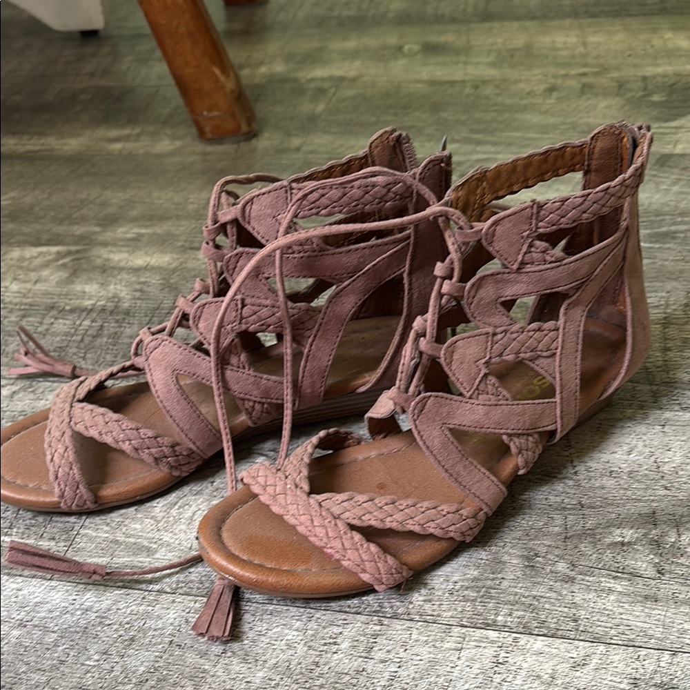 Sonoma Brown Gladiator Sandals with Lace-Up Design